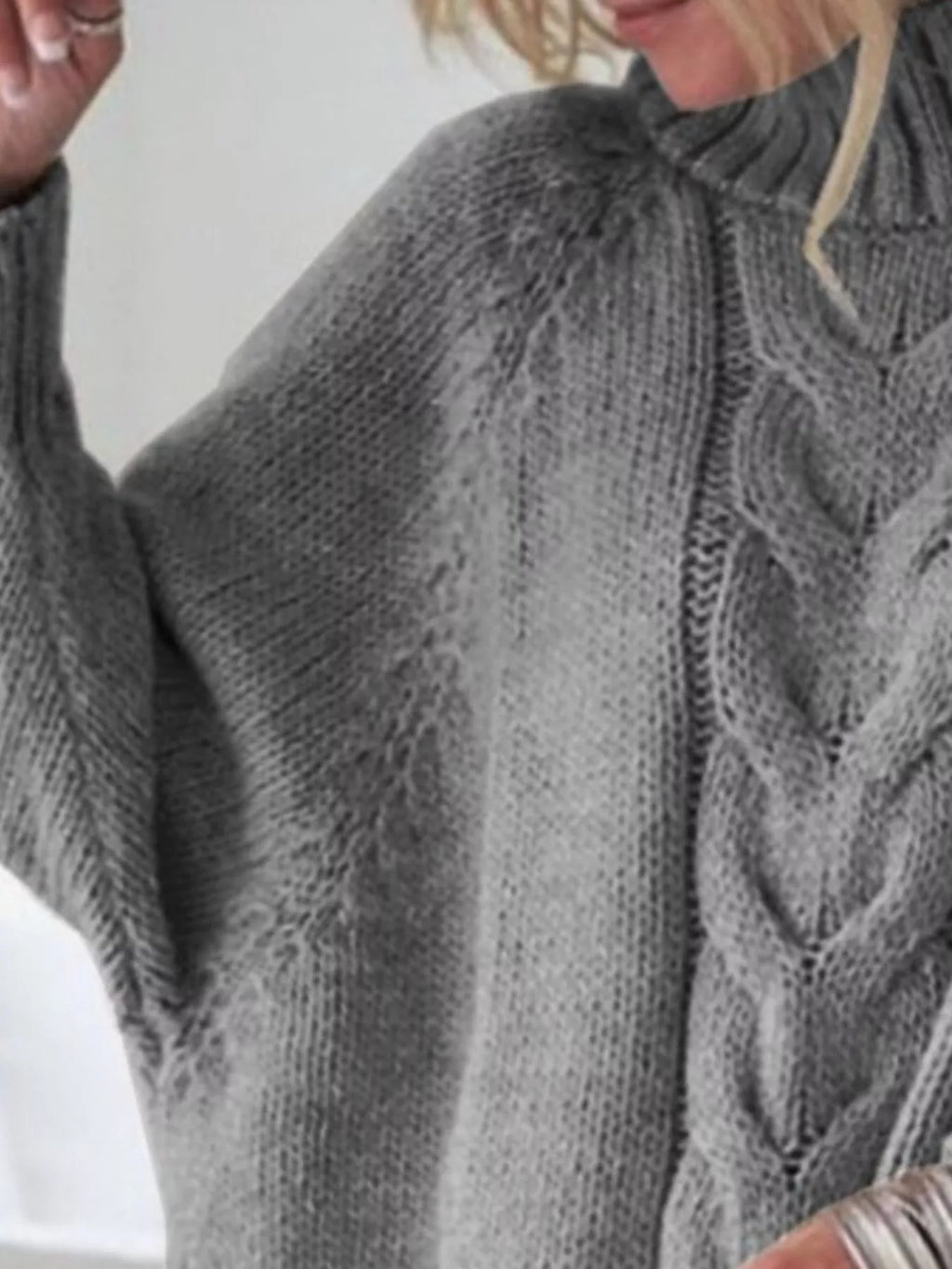Cable-Knit Long Sleeve Sweater - Elvaré Store